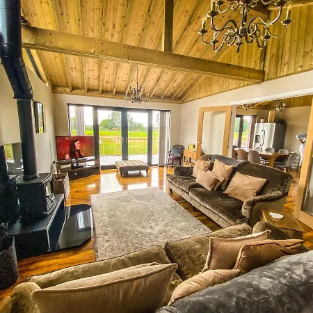Immaculate 4-Bed Private Luxury Lodge Near York Exterior photo
