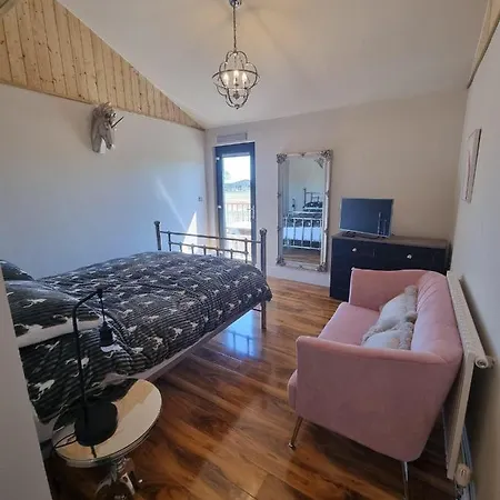 Immaculate 4-Bed Private Luxury Lodge Near York Exterior photo