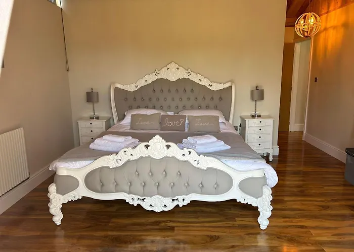 Immaculate 4-Bed Private Luxury Lodge Near York