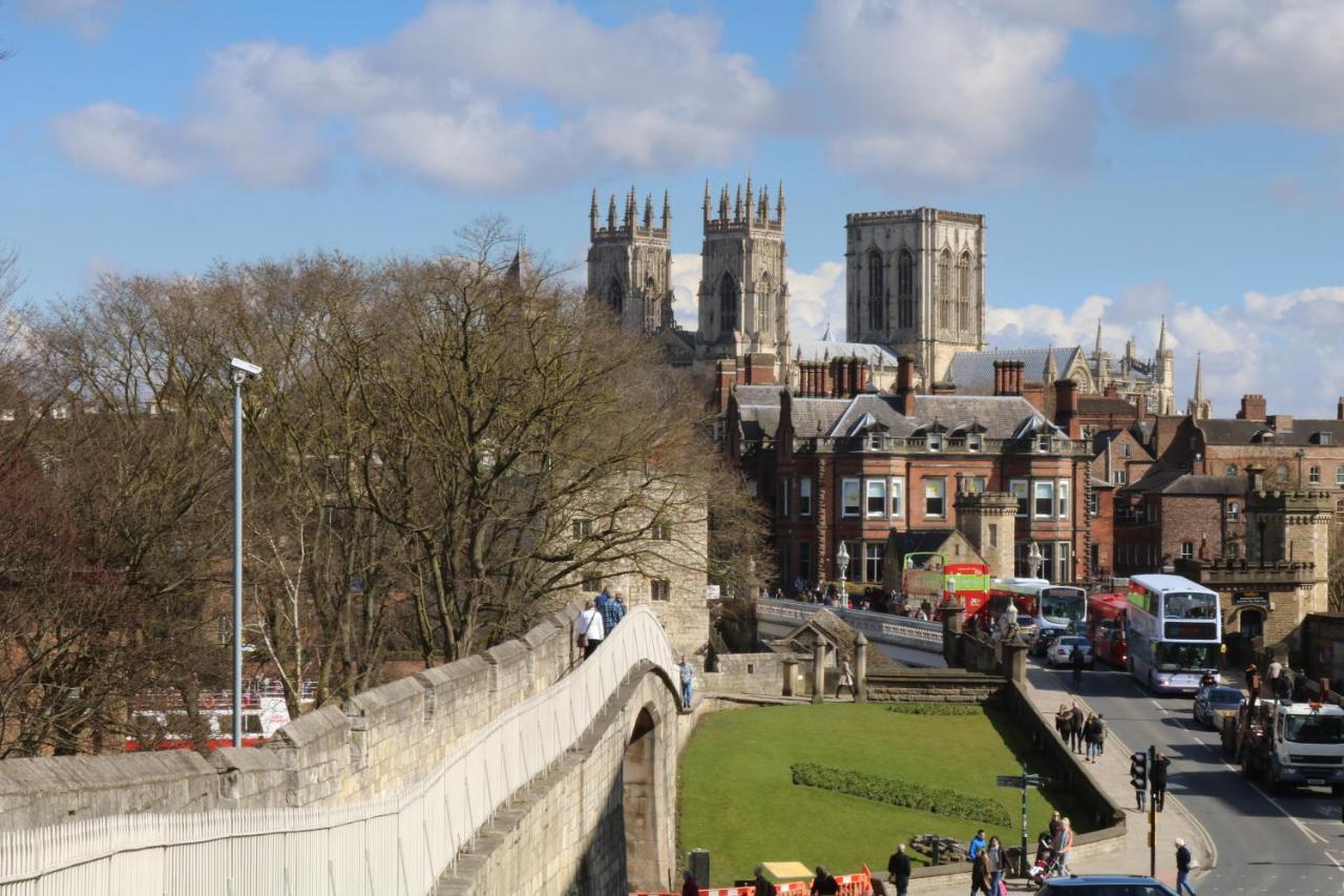 4bed Sleeps8-pet Friendly-hot Tub-log Burner York