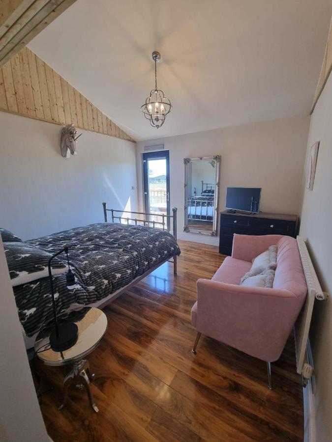 4bed Sleeps8-pet Friendly-hot Tub-log Burner *