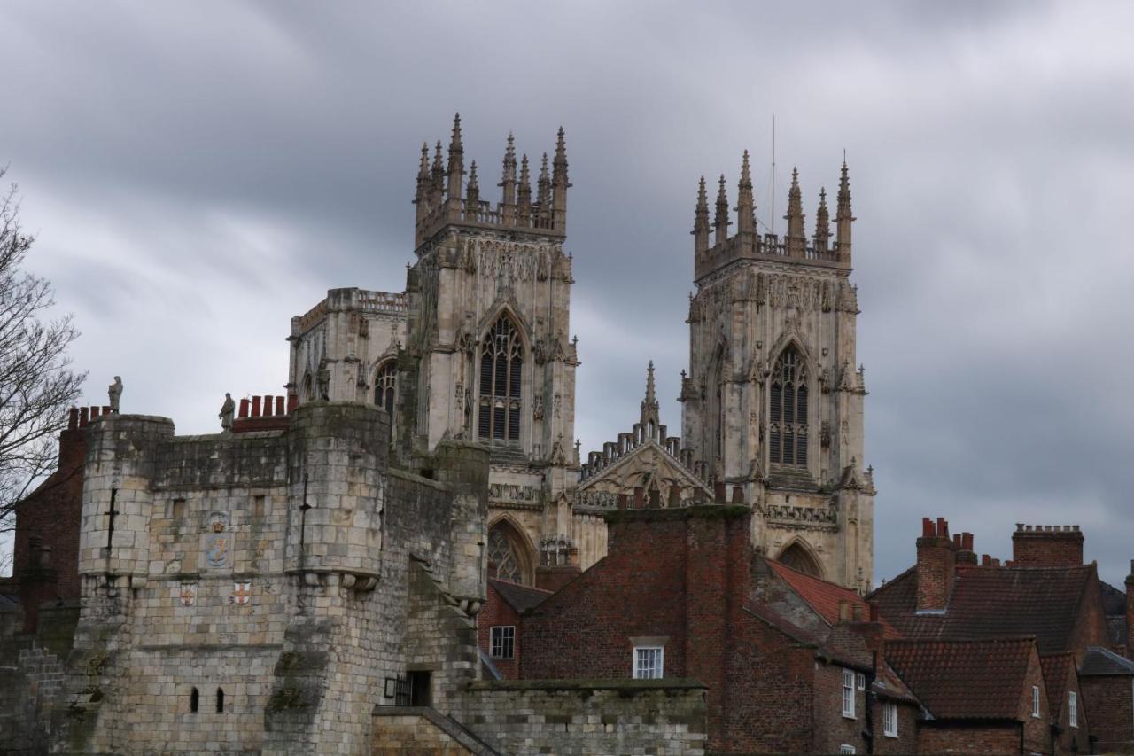 4bed Sleeps8-pet Friendly-hot Tub-log Burner * York