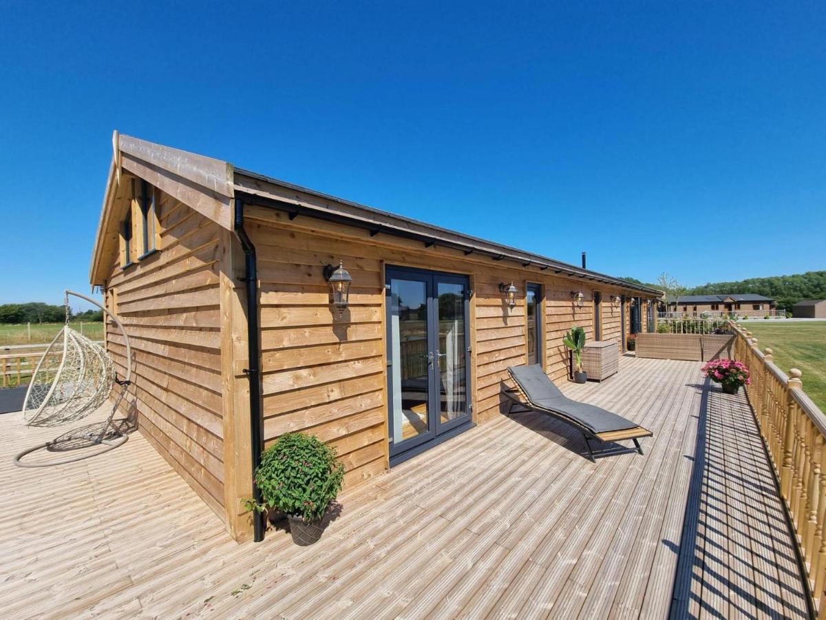 Immaculate 4-bed Private Luxury Near York