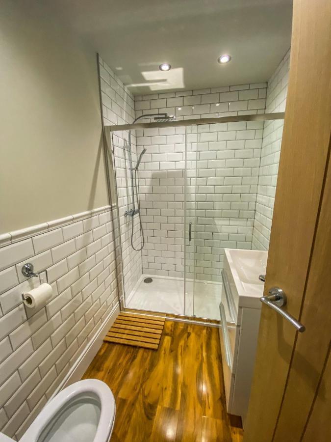 4bed Sleeps8-pet Friendly-hot Tub-log Burner