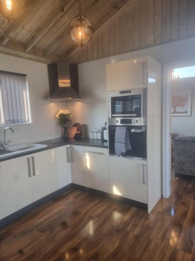 Immaculate 4-bed Private Luxury Near Casa de Férias