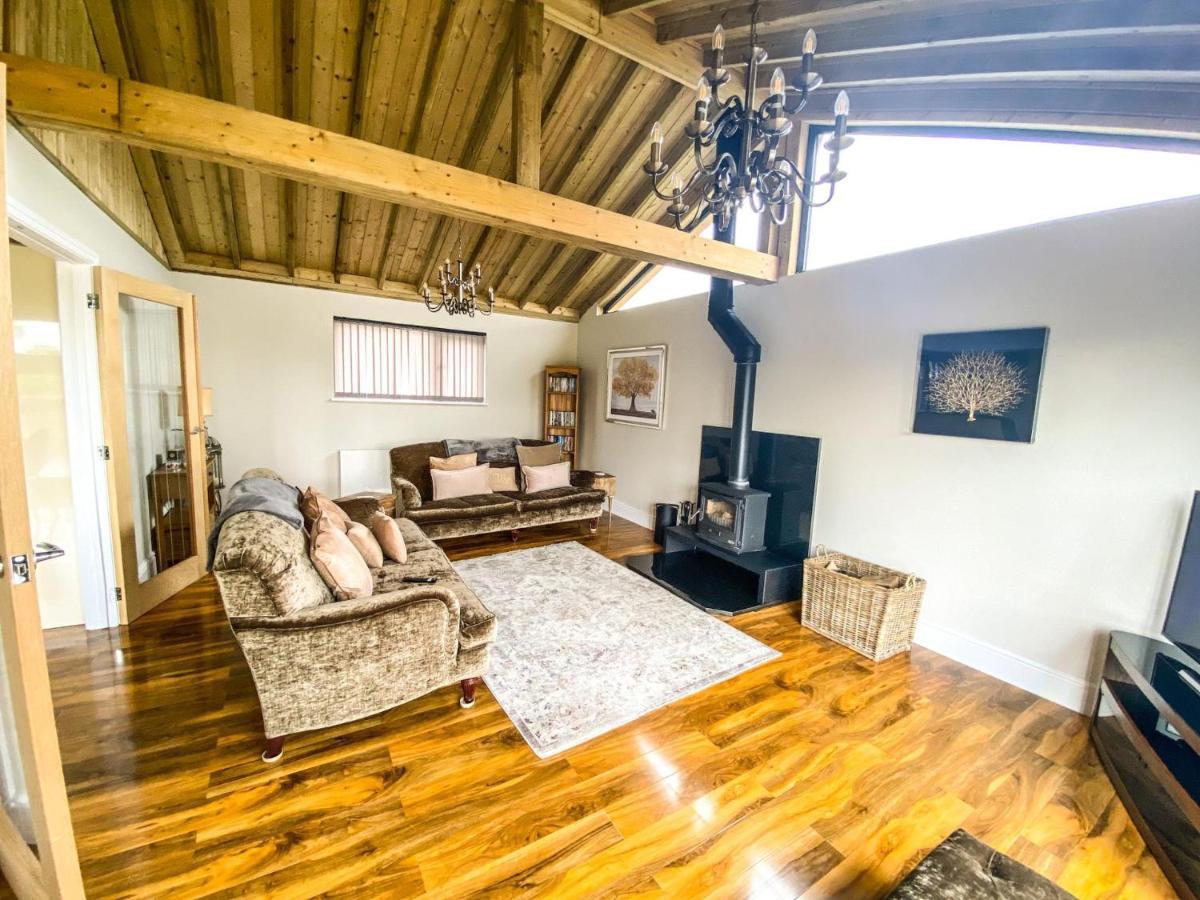 Immaculate 4-bed Private Luxury Near Casa de Férias