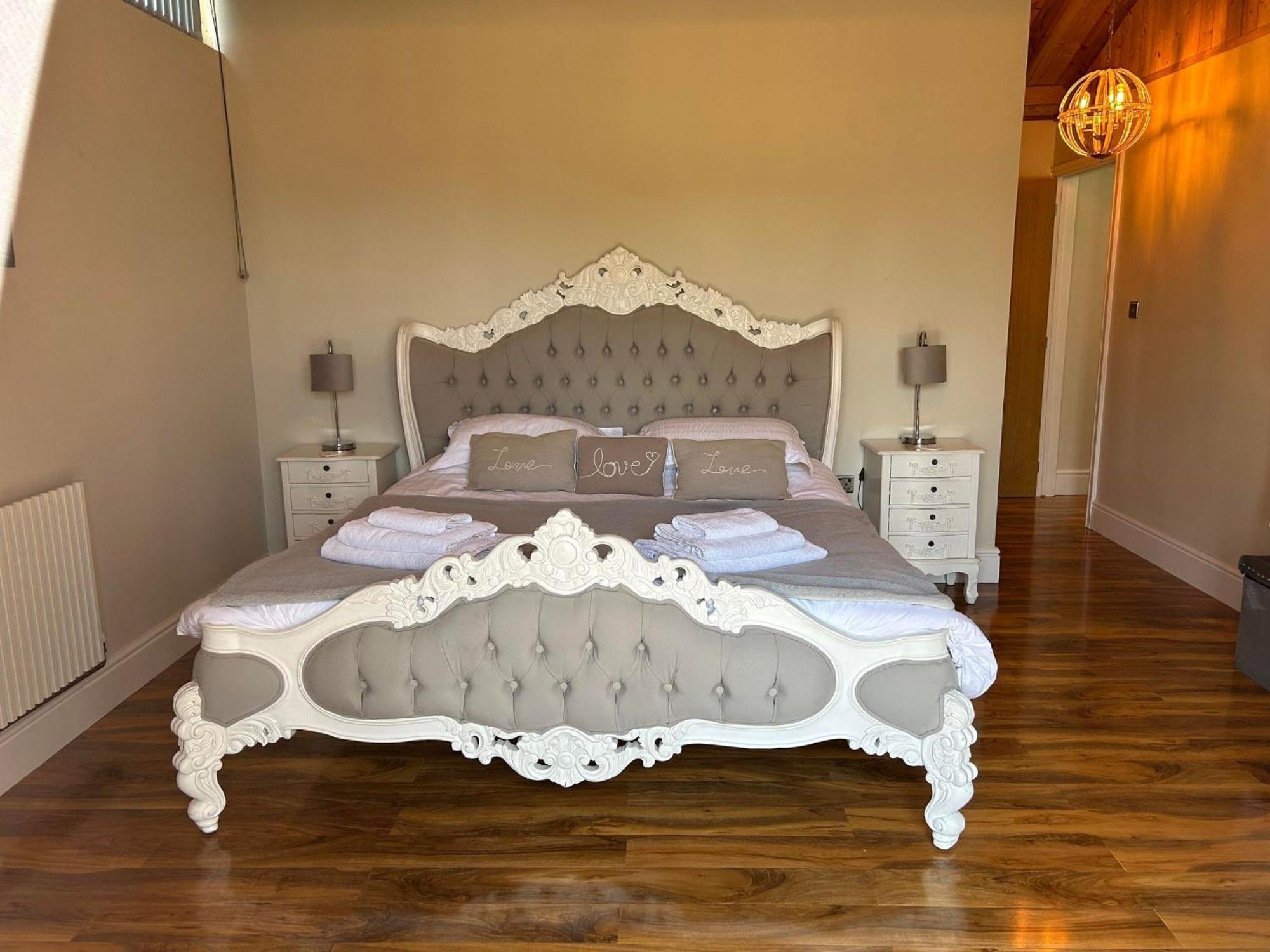 Immaculate 4-bed Private Luxury Near Vakantiehuis York